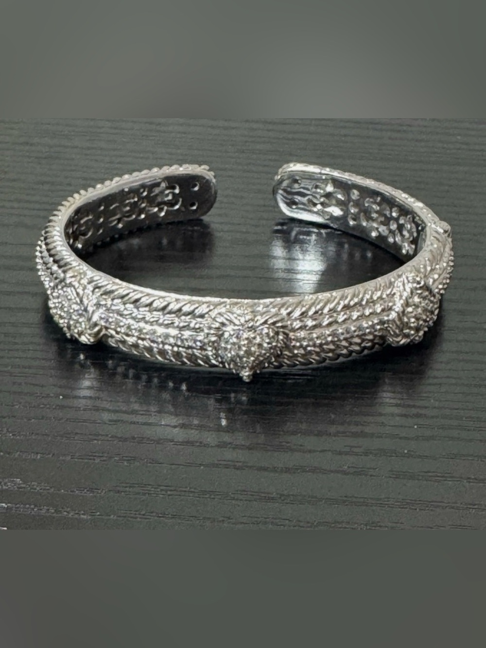 LIKE NEW JUDITH RIPKA Sterling Silver Braided Cuff Bracelet with CZ hearts. 7”L